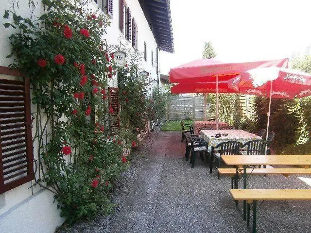 Värdshus Landgasthof Oberlander Kirchbichl